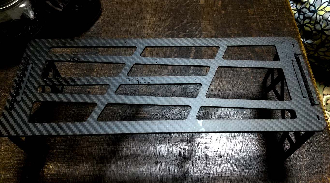 【レビュー】37CAMPカーボン製ウルトラライトテーブル（クラファン）、軽い薄い！